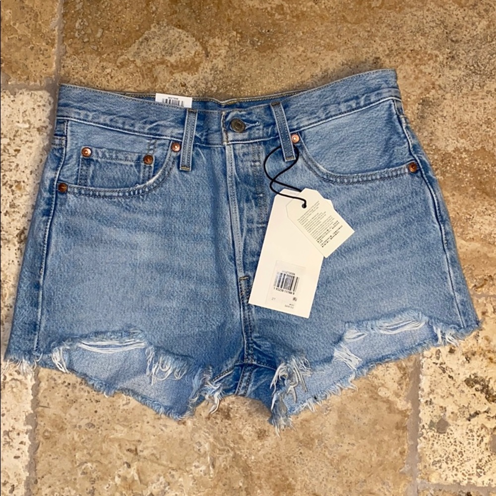 NWT LEVI’S